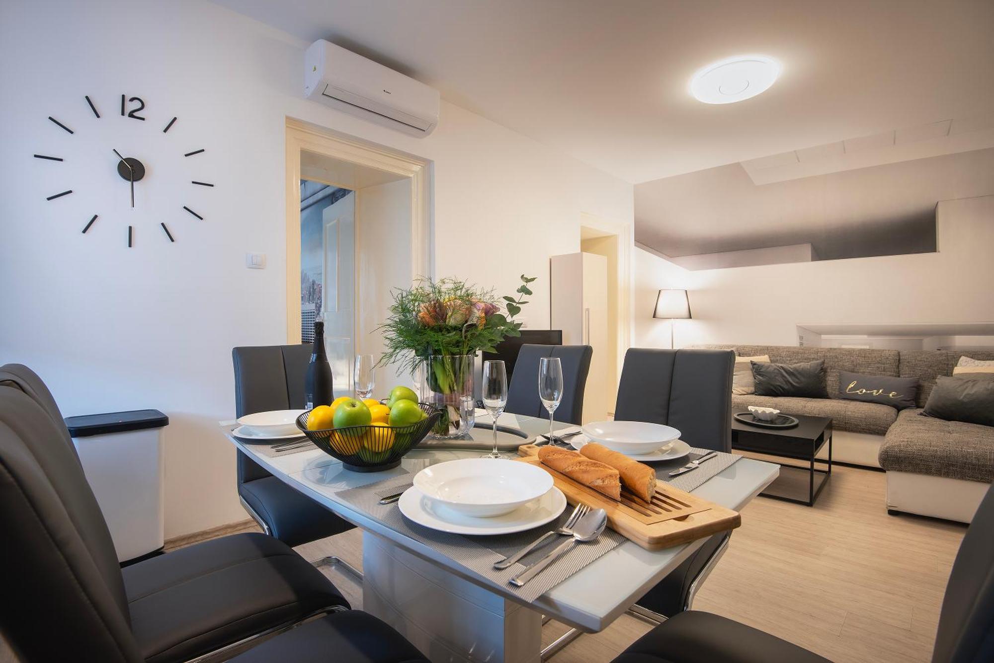 Arta Apartment City Center II - With Private Parking Pula Exteriör bild