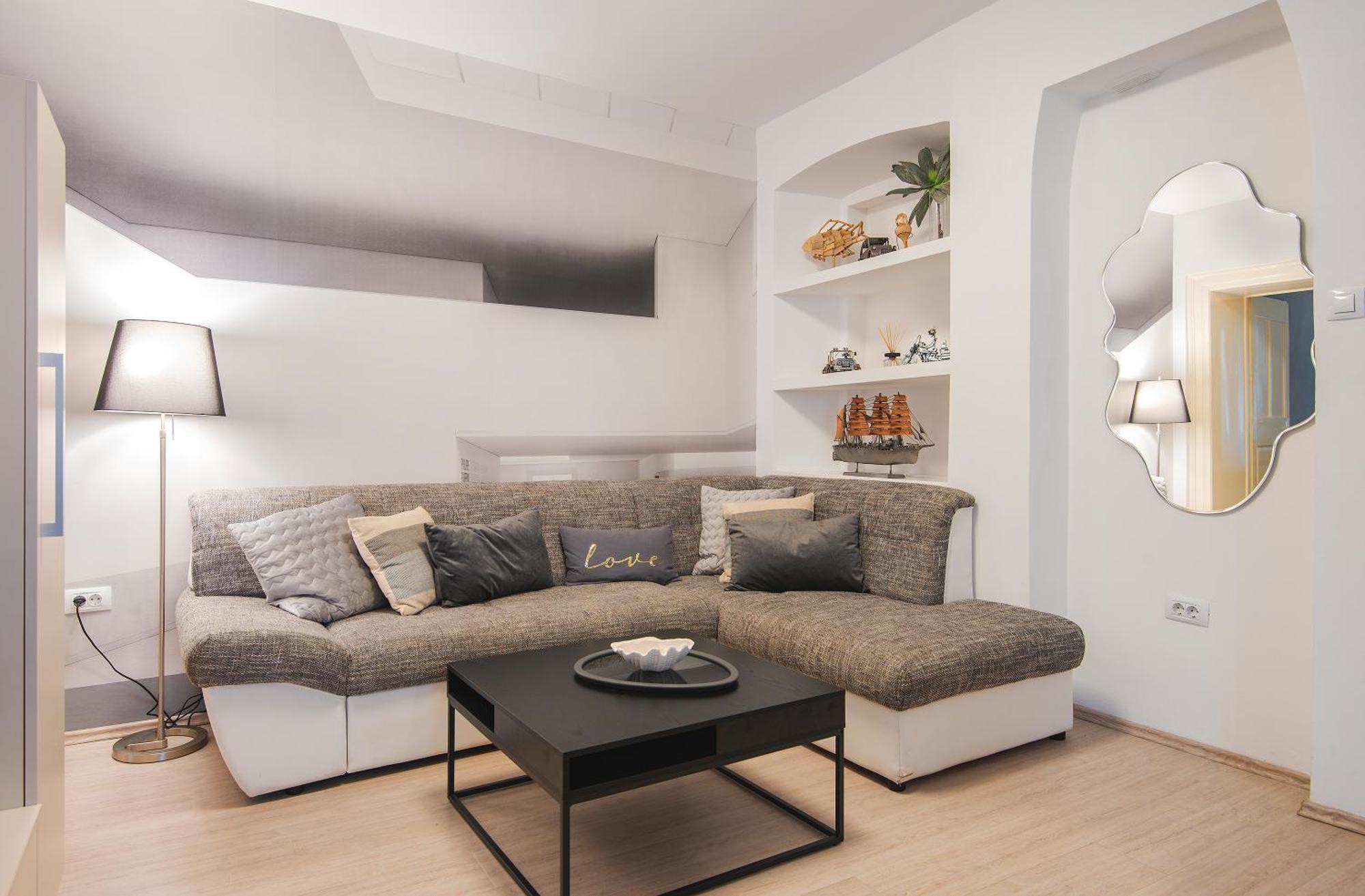 Arta Apartment City Center II - With Private Parking Pula Exteriör bild